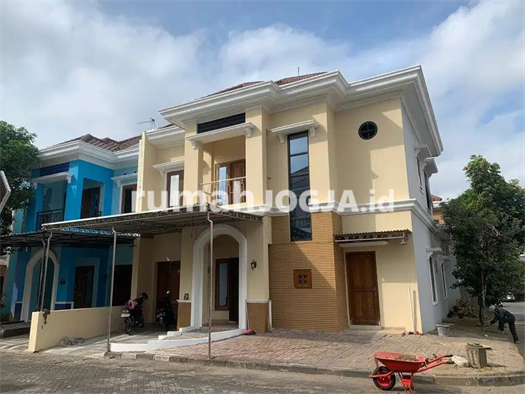 Image Property Rumah luas di perumahan jakal km 9 dekat uii dan ugm