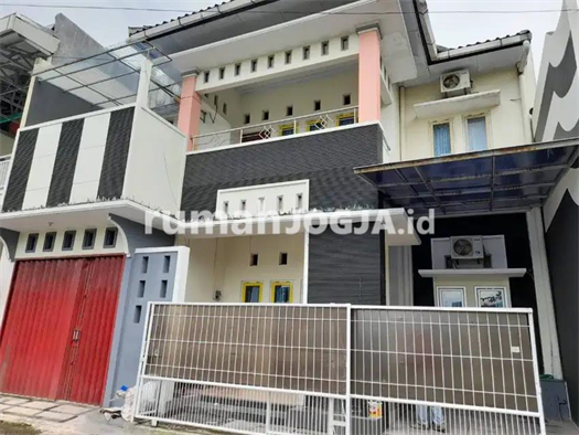 Image Property BU Dikontrakkan Rumah Dekat Pakuwon Mall ,UPN , 7 Kamar, Baru Renov