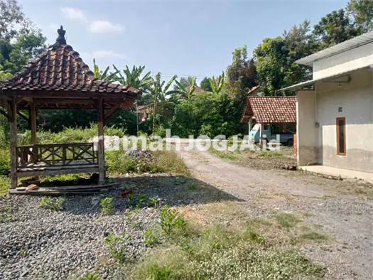 Image Property kontrakan rumah halaman luas di bangunjiwo