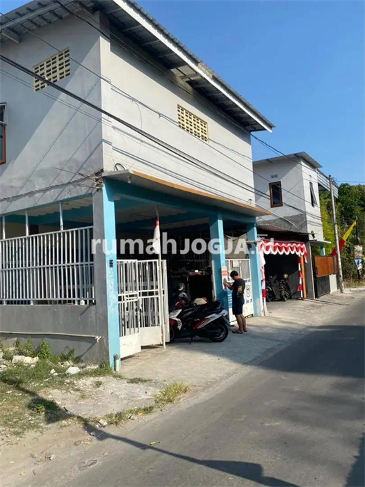 Image Property RUMAH DIKONTRAKKAN 6 KAMAR DEKAT KAMPUS MAGUWOHARJO