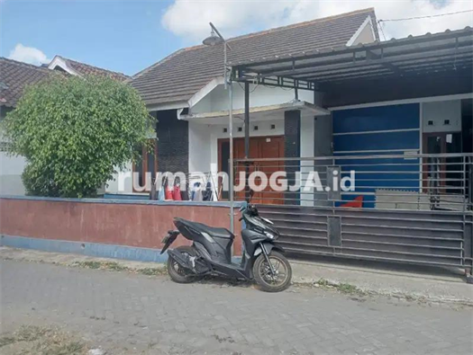Image Property Di sewakan tahunan rumah di jln kabupaten dlm RR dkt kesekolah teladan