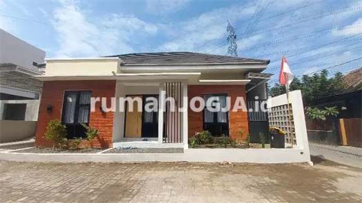 Image Property Rumah Baru Hanya 4 Menit Ke Kampus Alma Ata Include Canopy
