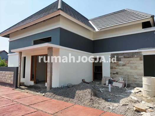Image Property Rumah Hook proses bangun dekat PPPG Kesenian dan Kampus UII