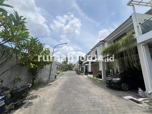 Image Property Rumah Mewah Murah Dalam Perum Fasum Kolam Renang Dlm Area Banguntapan