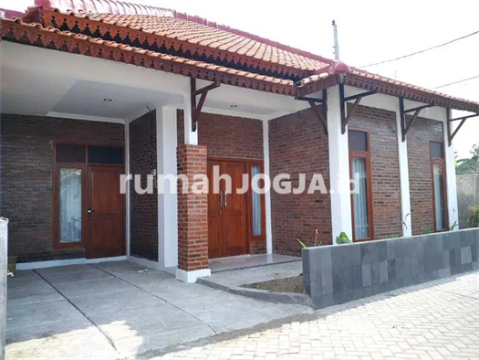 Image Property rumah godean dijual strategis ada minipool